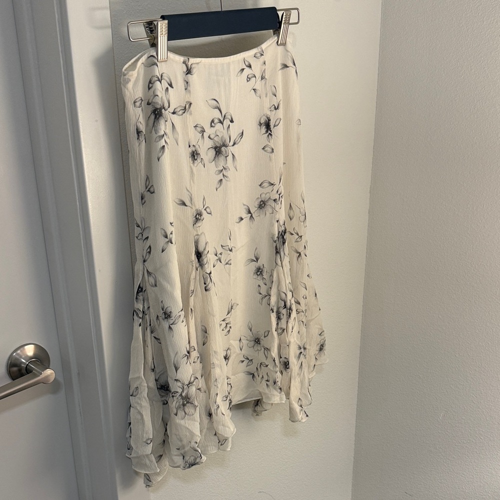 LOFT Cream and Black Floral A-Line Skirt